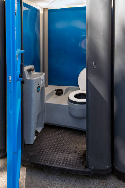 Best Best portable toilet rental  in Moline, IL